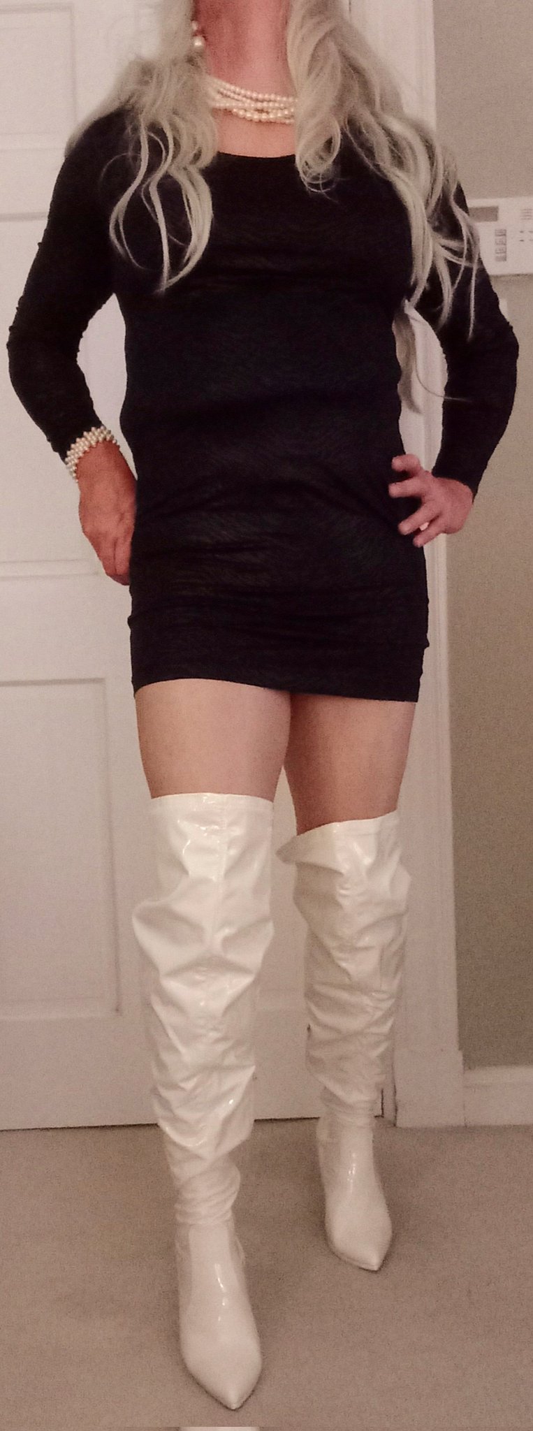Linzee In Heels on Twitter: "Sunday funday! #crossdresser #Linzee #LBD #HighHeels #pantyhose #