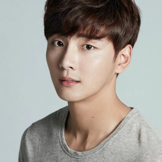HAPPY BIRTHDAY
 TO YOON SHI -YOON     26/9/1986     