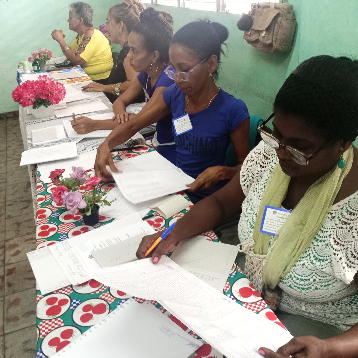 KindelanYare's tweet photo. @FundichelyRosa @DGulbone @CubaMined Nuestros niños y niñas en el cuidado y protección de las Urnas #TuVotocuenta https://t.co/Gh67HXwyhC