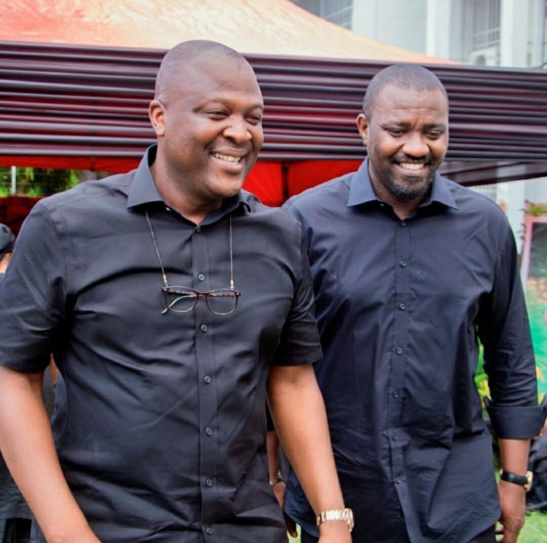 Two men with extraordinary vision! 🙌🏾

Actor and politician John Dumelo seems to be really learning from one of Ghana's most successful business men, Ibrahim Mahama.

Perhaps they may come up with a plan for Ghana very soon! 😉

Photo by @johndumelo1 (Instagram)