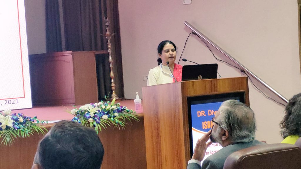 The prestigious SPS TEOTIA Oration at 18th Annual Conference ISBMR 2022 was delivered today by Dr.Divya Singh @Divya213 The talk was on 'Immunobiology of Osteoporosis: Role of IL-17 and related cytokines'. Always a pleasing and inspiring sight ✨ @ISBMRTweets #PGIMER @CSIR_CDRI