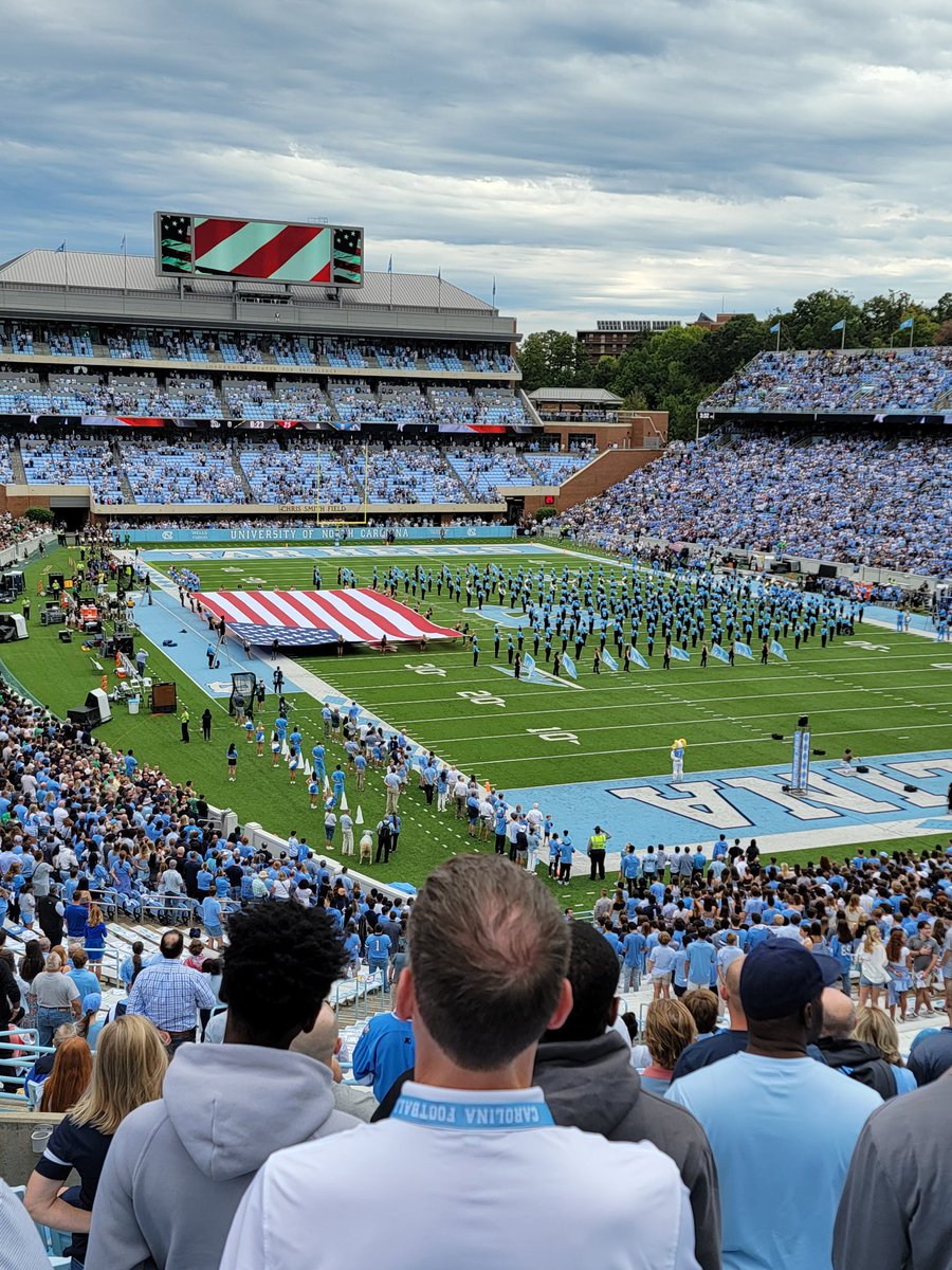 MaxRandolph12's tweet photo. Awesome day @UNCFootball! Thank you for having us down. Can't wait to come back!! #GoHeels #GDTBATH #BeUnrivaled @JulienRandolph @CoachMackBrown @Coach_JLilly @CoachGeneChizik @warriordad4 @__alexwhite @julianrowecohen @molly_jacoby @rjwindows @IndyHSFootball https://t.co/38IQRO98uw