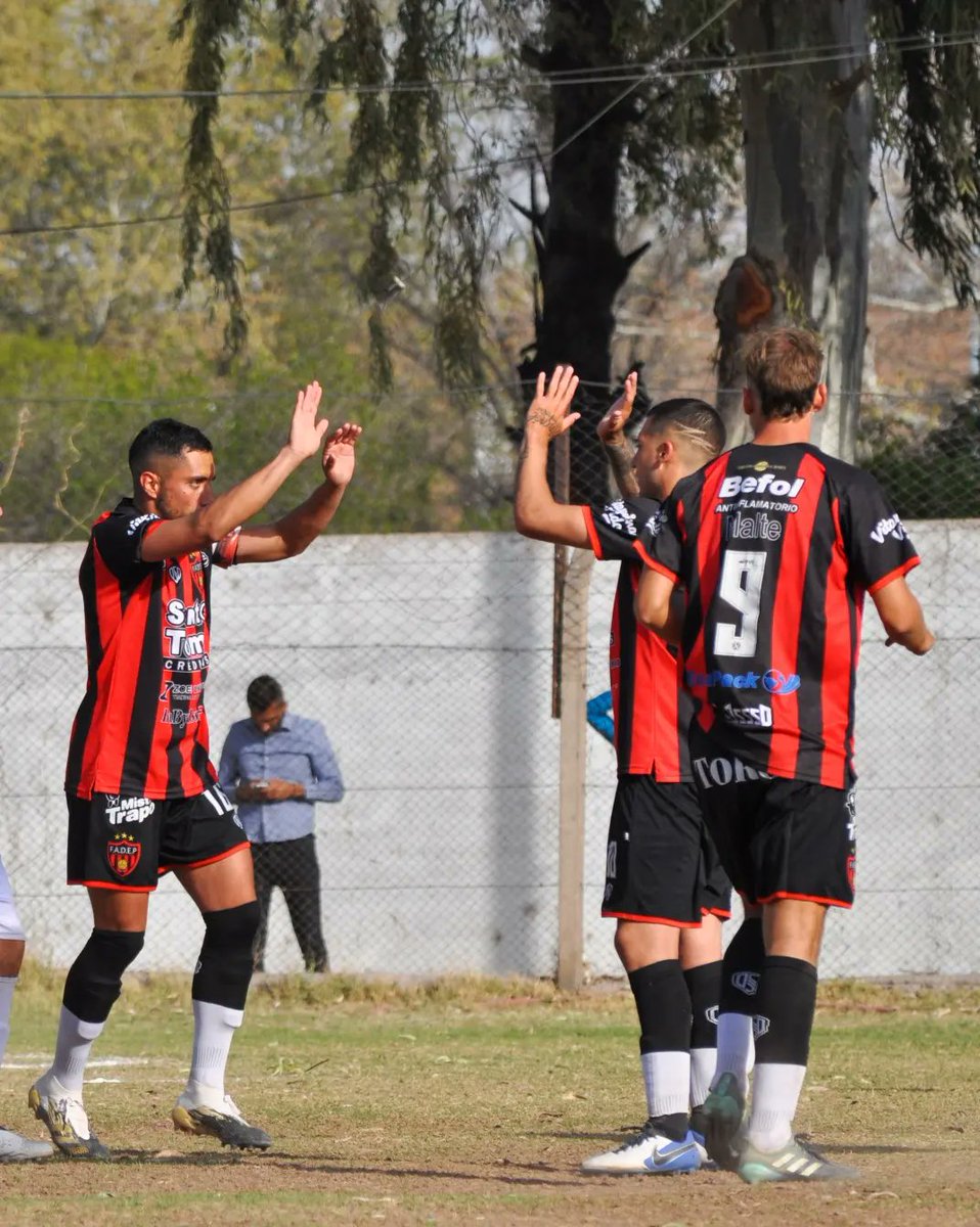 ⚫🔴⚫ Fadep!
Sexta victoria consecutiva con vaya invicta. Fue el pasado 17/9 por (1-0) frente a municipal. Hoy de vuelve a jugar contra 'Eva Peron' seguinos en instagram