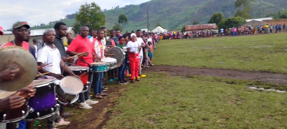 harblaise's tweet photo. #INTAVOGERWA muri @RubavuSector kuri iki cyumweru 25/09/2022, twishimiye kwakira no gusabana n’Ikipe ya #ETINCELLE mu mukino wabahuje na #ISANGANO FC,
Ntako bisa gusabana binyuze mu mikino…! @RubavuDistrict @RwandaWest @RwandaLocalGov https://t.co/Yz5GCQ3JZ4