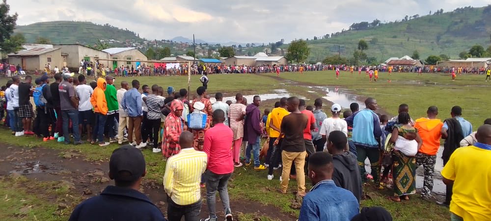 harblaise's tweet photo. #INTAVOGERWA muri @RubavuSector kuri iki cyumweru 25/09/2022, twishimiye kwakira no gusabana n’Ikipe ya #ETINCELLE mu mukino wabahuje na #ISANGANO FC,
Ntako bisa gusabana binyuze mu mikino…! @RubavuDistrict @RwandaWest @RwandaLocalGov https://t.co/Yz5GCQ3JZ4