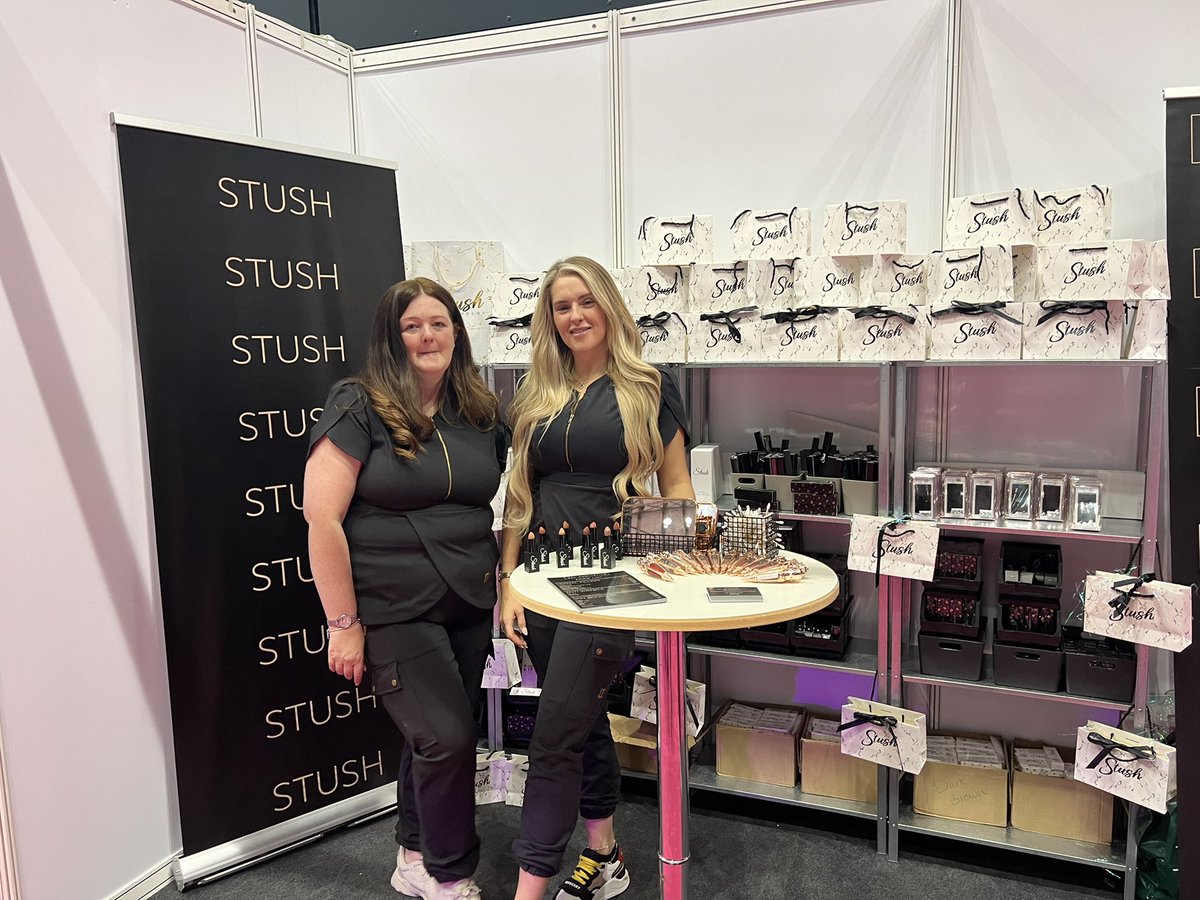 k4shf's tweet photo. Wow my yearly trip to #PBNorth with @revivaloldham finally met #loveoldham business  Exhibiting 👍nice seeing #stushacademy good luck @OldhamBA on the 7 oct 👏👏#oldhamonthemap #oldhamhour @BillRegenda https://t.co/ghcaXHAdCD