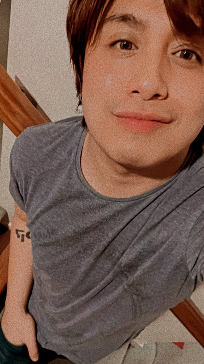 Who’s that bb 😘 -1 DM = 1 kiss 💕