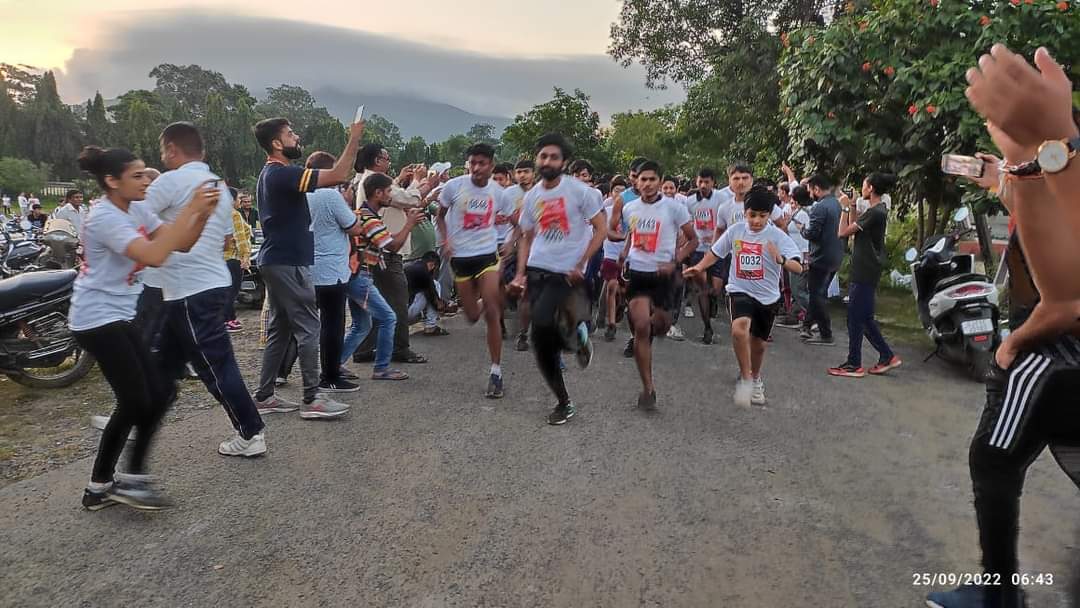 PunitSharma72's tweet image. #RunForDevelopment અંતર્ગત આજરોજ જુનાગઢ મહાનગર ભારતીય જનતા પાર્ટી યુવા મોરચા દ્વારા આયોજિત #Marathon2022 માં સહભાગી થઈ   યુવાઓનો ઉત્સાહ વધાર્યો..
#presidentjunagadhbjp