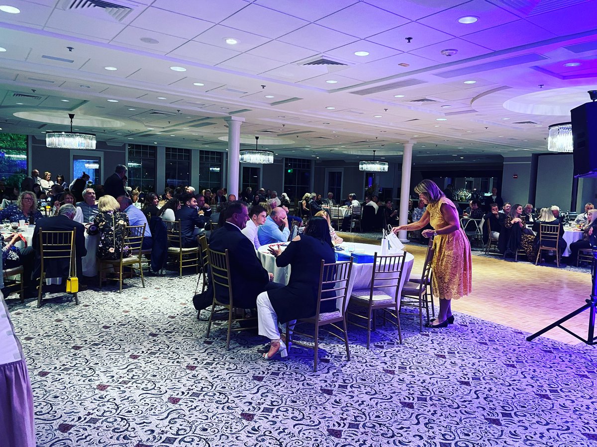 EnosisMusic's tweet photo. What an evening at the Logganiko Society Annual Glendi!!! We were so thrilled to be a part of it and entertain this wonderful full house. https://t.co/vpIRme5iuq