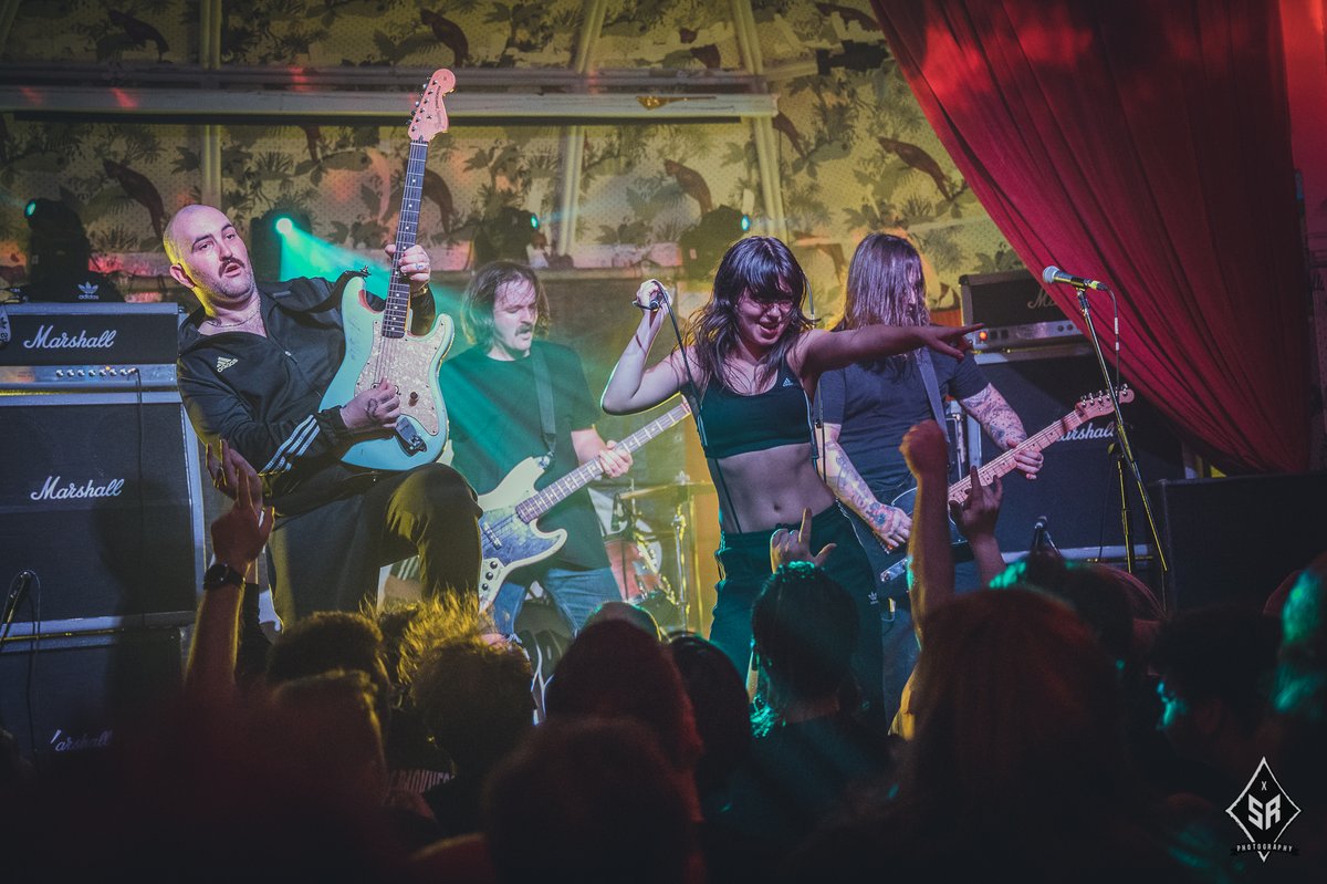 Distorted_Mag's tweet image. .@bloodcommand | The Deaf Institute, Manchester 

📸 @sabrinaramdoyal 

#bloodcommand #alt #alternative #punk #posthardcore #hardcore #deathpop #thedeafinstitutemanchester #livemusic #musicphotography #distortedsoundmagazine