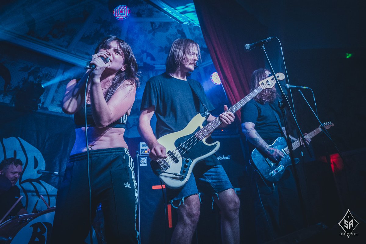 Distorted_Mag's tweet image. .@bloodcommand | The Deaf Institute, Manchester 

📸 @sabrinaramdoyal 

#bloodcommand #alt #alternative #punk #posthardcore #hardcore #deathpop #thedeafinstitutemanchester #livemusic #musicphotography #distortedsoundmagazine