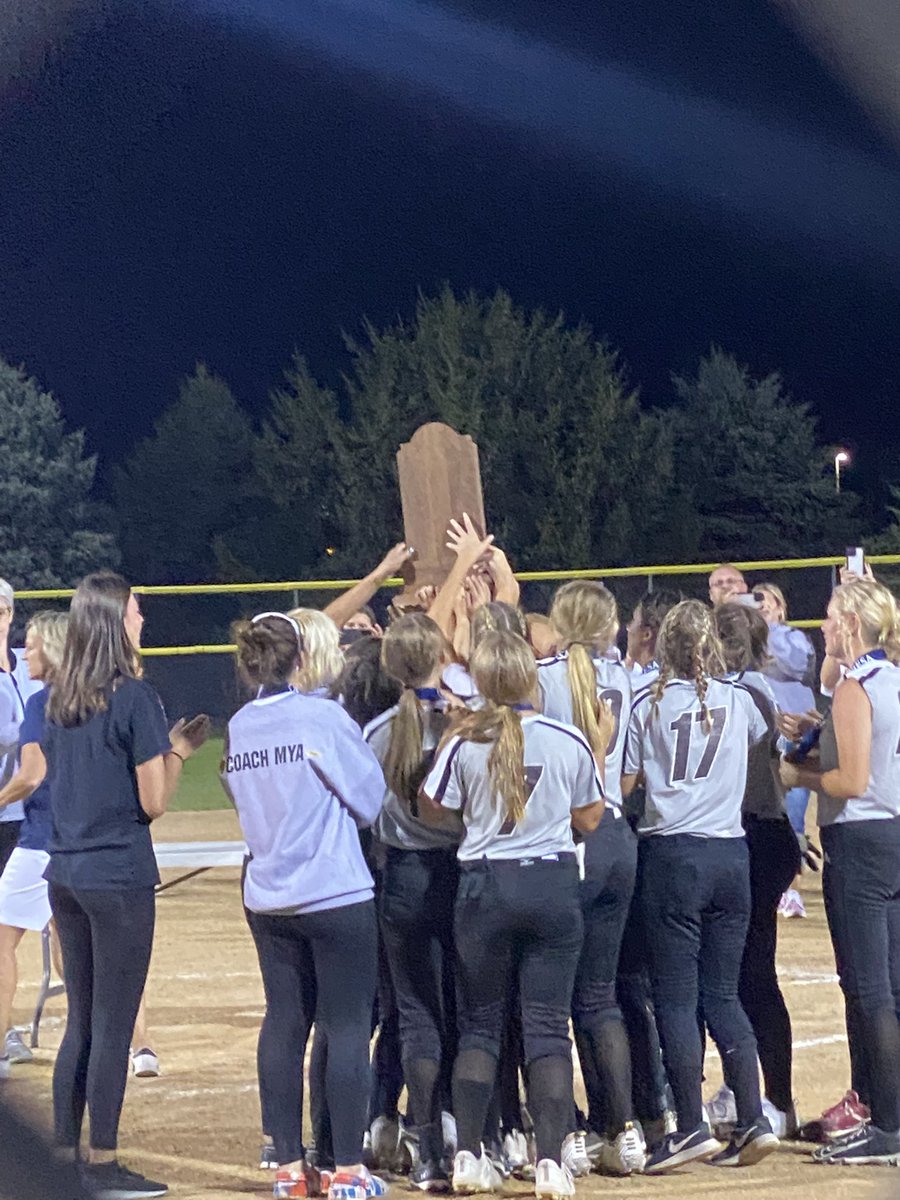 kaufmannscorner's tweet photo. 🏆STATE CHAMPS! 🏆 Congratulations to the RCMS Girls Softball team on their accomplishments! 🖤💛 That was one heck of a game! #iesa #reedcuster #blackandgold #statechamps https://t.co/uJ9AQqGnSF