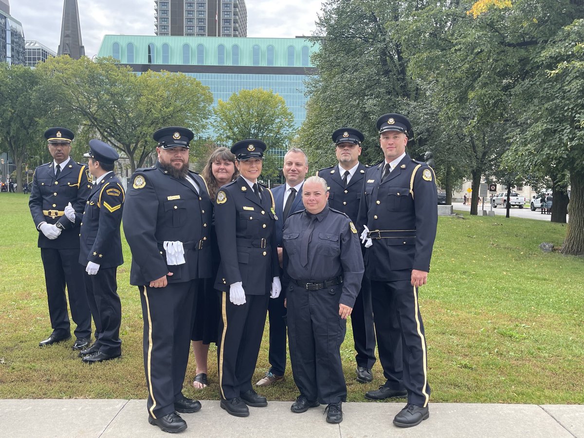 OfficerRG234's tweet photo. Proud to be with our ⁦@ONsafety⁩ ⁦@OPSEU⁩ MERC and PJOHSC at this years National Peace Officer Memorial!  Workplace safety matters! #NeverForget https://t.co/u83XQi0rpH