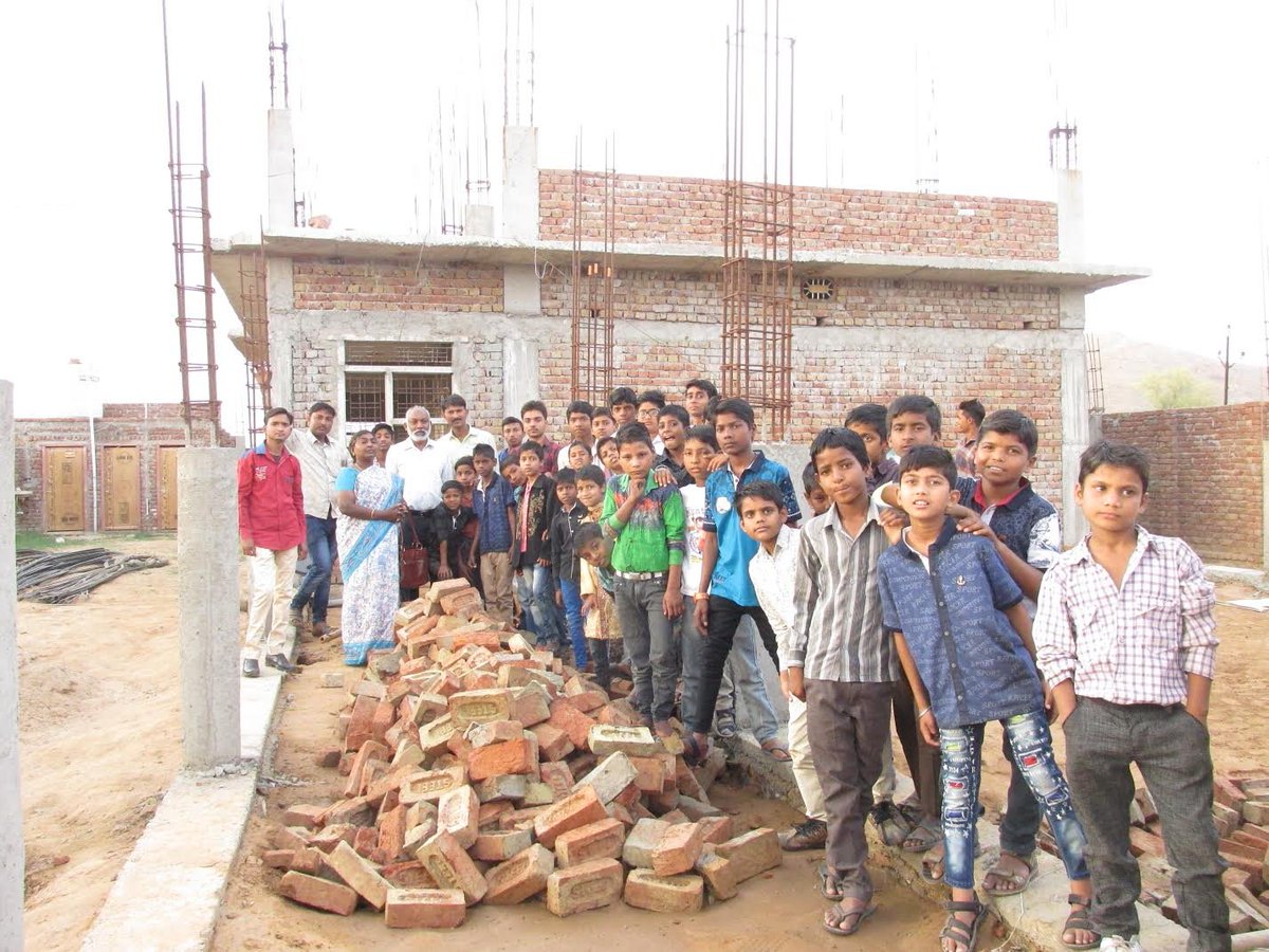 Roofforachild's tweet photo. These children’s educational and nutritional - monthly expenses are met seperately by monthly contributions - which have been historically easier to raise. So, the RFAC project focusses on initial capital costs for building infrastructure /7 https://t.co/xZO53J5xlf