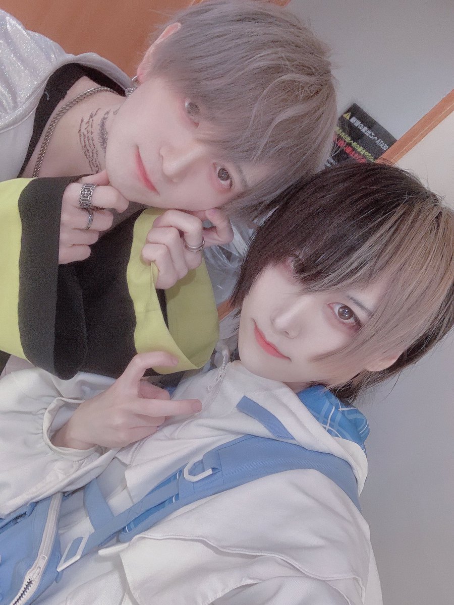 eyescream_yoru's tweet photo. ひかるさんと撮った✨✨✨😏 https://t.co/XuRYPcb1oa