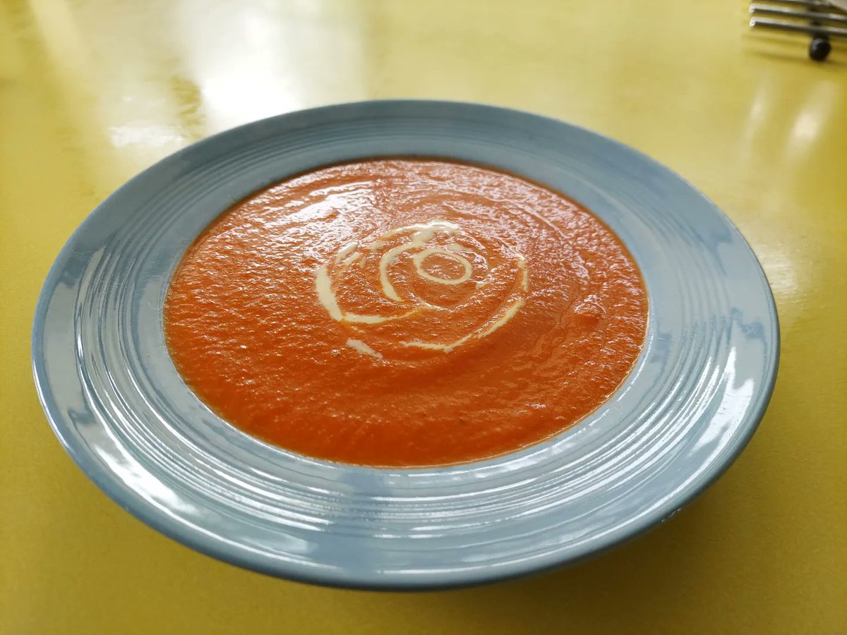 ControlTowerNC's tweet photo. Thanks @HughesCooking for the recipe.... tomato and thyme soup hit the spot
#cold #sniffles #heartysoup #lotsofgarlic https://t.co/yISWYpLqsk