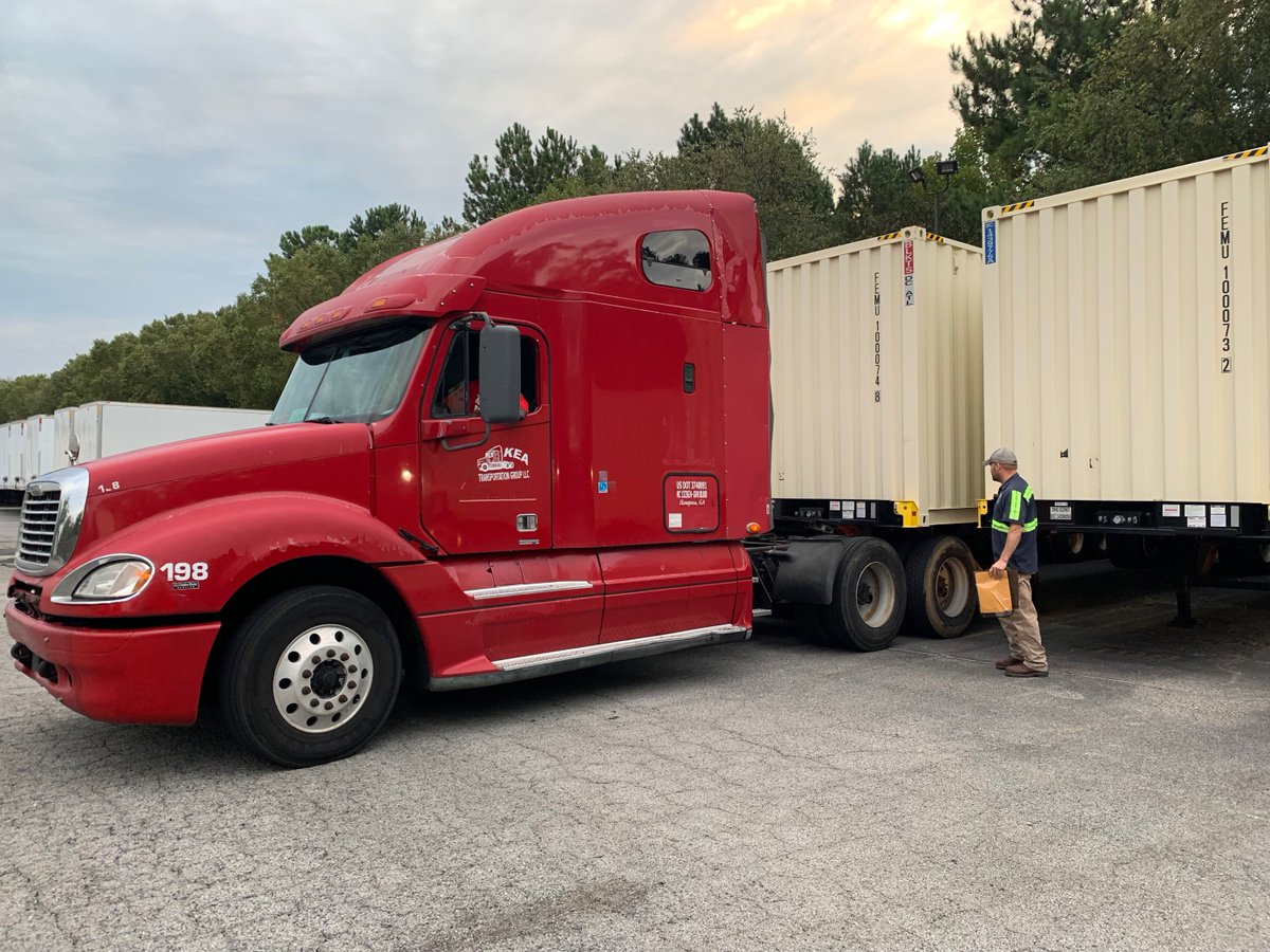 femaregion4's tweet image. We are prepositioning supplies such as cots, blankets, generators and ready to eat meals in preparation for Tropical Storm #Ian. 

You should prepare too. Visit ready.gov for tips on what you can do now to prepare for the storm.