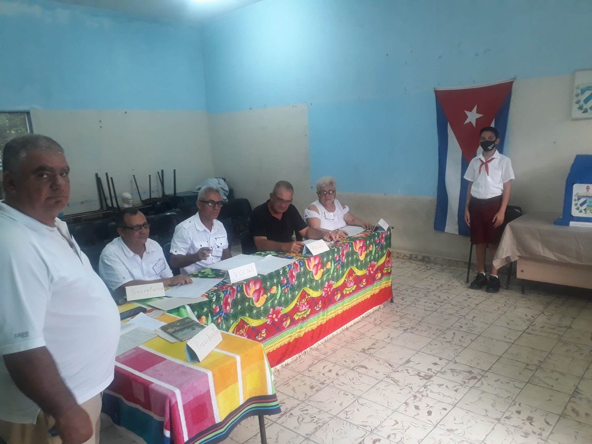 RadioBanes's tweet photo. Transcurre normalmente jornada del referéndum del Código de las Familias en el municipio de #Banes
#Holguín #Cuba #CodigoDeLasFamilias
#TuVotoCuenta #RadioCDB @radioangulo @radio_cubana @ErnestoSV8 @JulioCERcuba https://t.co/Xv8fF3cTBL