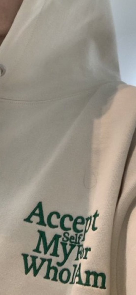 im_pretty_g's tweet photo. 이거 브랜드 어디임? ㅠㅠ https://t.co/yWLGY1BE8R