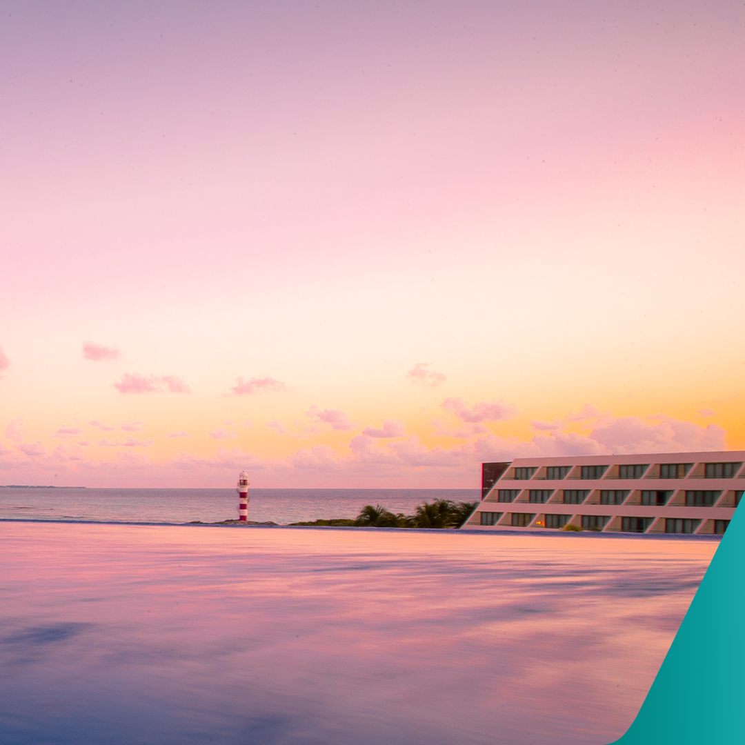 Tropical sunsets hit differently.
.
Amamos las puestas de sol. 
.
#HyattZivaCancun