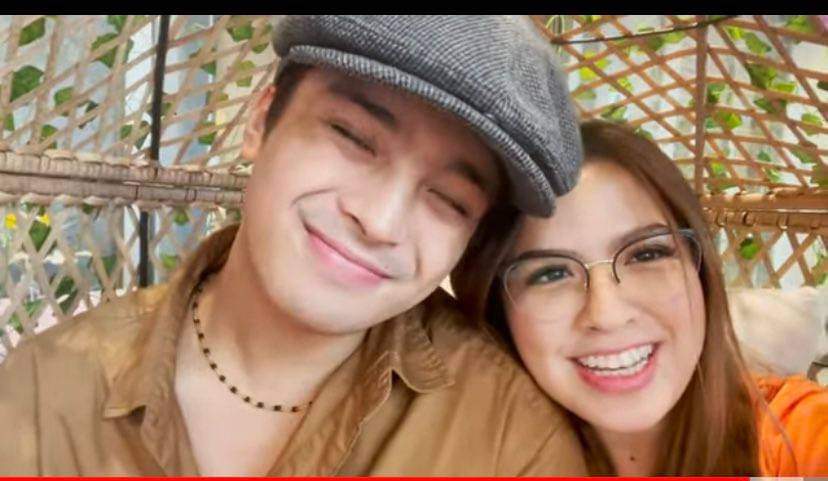 chinggggkayLove's tweet photo. He don't wanna see Alexa sad that is why He made a surprise for her.
Link below click it! Watch if you have some more time. New vlog uploaded at Alexa's yt channel po.
Thanks for your support!
#RunToMeEp3
https://t.co/c9hdxk5VE1 https://t.co/uue94ePqh4