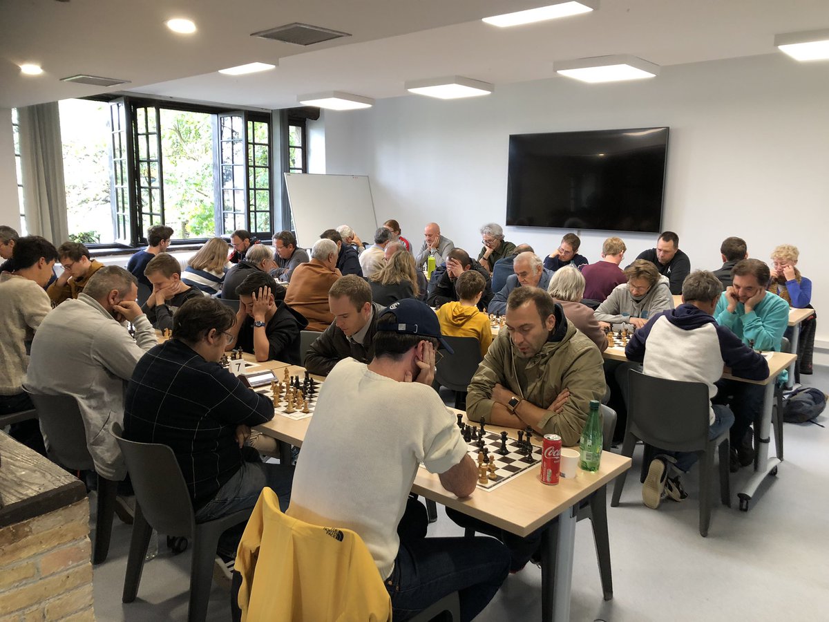 N_Richard38's tweet photo. 35 iem rapide d échecs organisée par La Diagonale à #Eybens. Petits et grands confrontent leur stratégie et leur capacité à anticiper les possibilités du jeu. Les échecs sont  le seul jeu où le hasard n a pas sa place. D ailleurs est ce un jeu, un sport, une science ou un art? https://t.co/VYSjOxhUFb