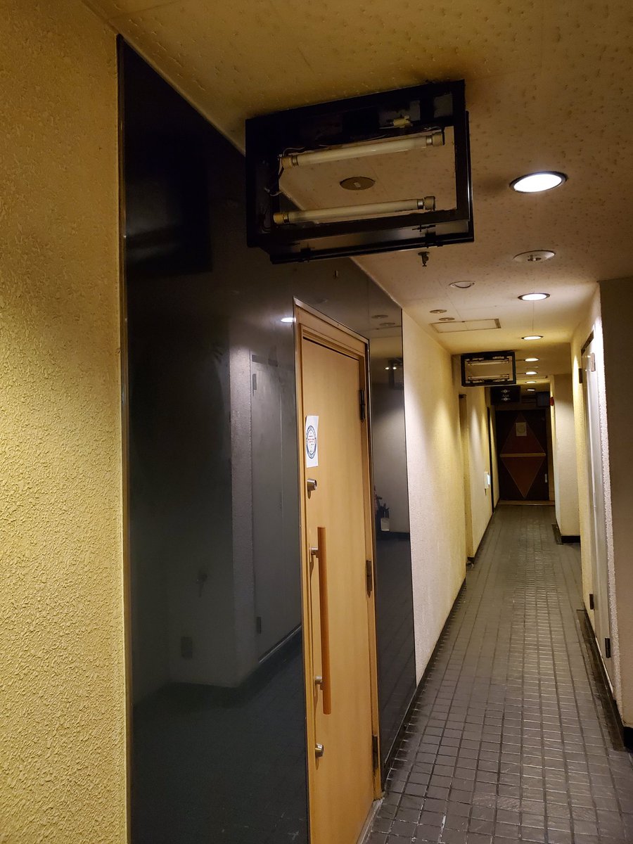 毎度❗
長い間げんばぁを愛して頂き有り難うございました。
看板も昨日で下ろしました～
あざっす。