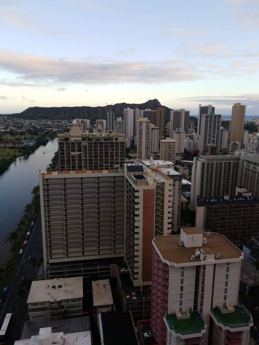 ScorpioReverie's tweet photo. One day I'll go back to my old apartment in Waikiki. Everyday was a great adventure. ⛰⛰🌋⛰🏖🏝 https://t.co/3mZUoxrSYb