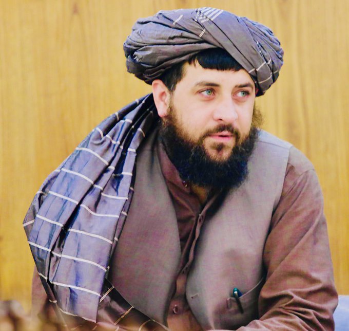 له خبرو دې خوشبو راځي لونګه .! ❤
تاسو نن ځوان او فعال وزیر صاحب ته یو یو زړګک .