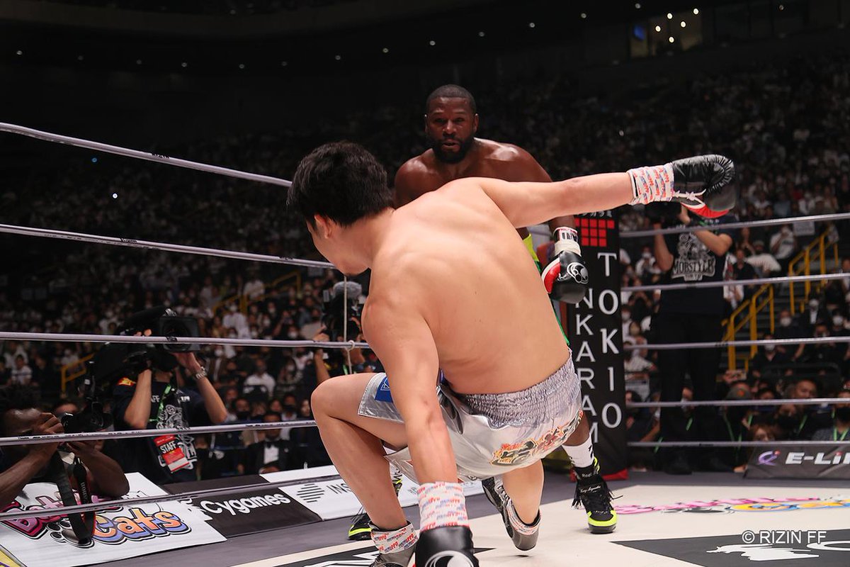 pancadante's tweet photo. RIZIN 38: Floyd Mayweather venceu Mikuru Asakura por nocaute técnico aos 3:00 minutos do 2° Round em  Saitama no Japão no dia 25/09/2022 https://t.co/T0uLZ7uah8