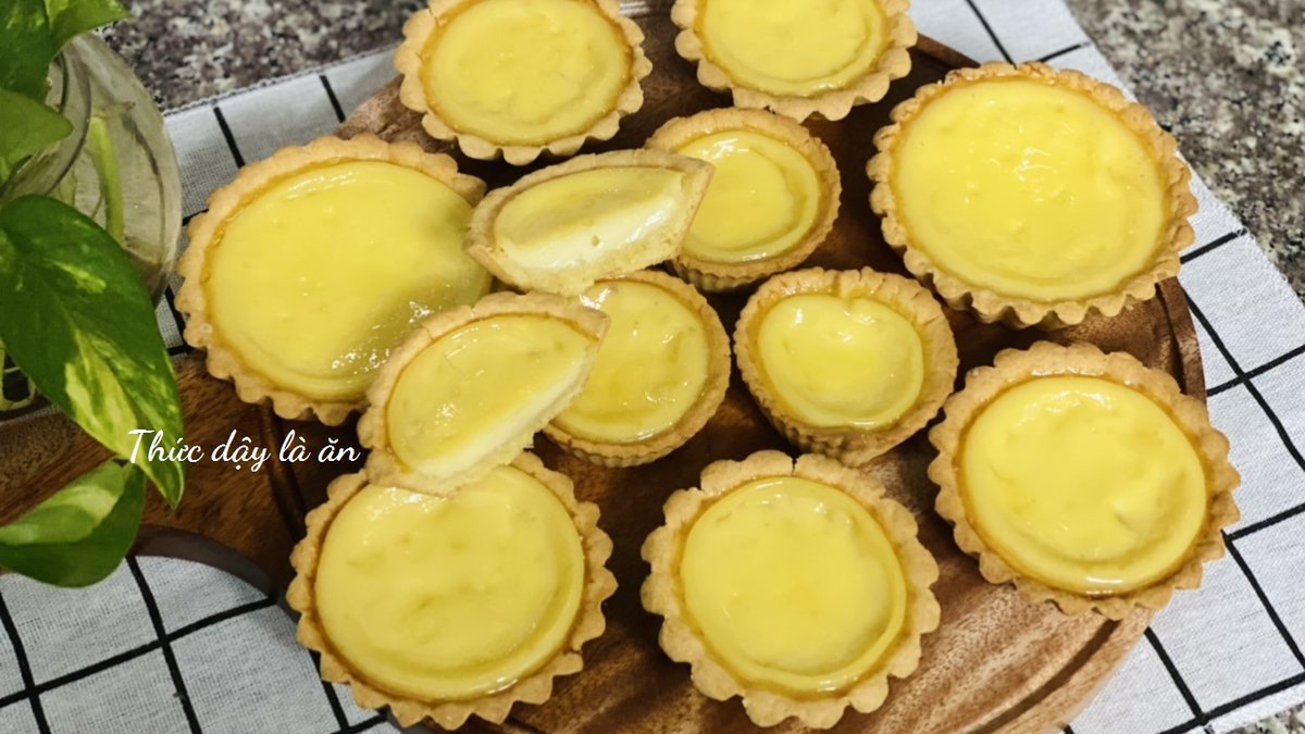 thucdaylaan's tweet photo. Tự làm bánh tart trứng Hong Kong ngon ơi là ngon, đơn giản tại nhà | Hon... https://t.co/ESCsHYAuGi via @YouTube 
#thucdaylaan #recipes #tarttrunghongkong #hongkongeggtart #홍콩에그타르트 #homemade #delicious #monngontainha #baking https://t.co/x3ZzYo52Bq