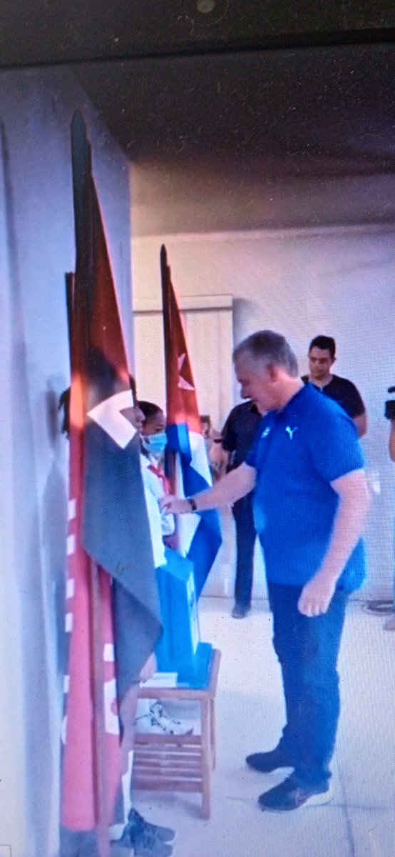 #MESVenezuela. Te convocamos apoyar a  nuestro Presidente por el #CodigoSi por el amor , el respeto y la unidad de las Familias Cubanas. #YoVotoSí

 Por un #CodigoDeLasFamilias sin inclusión por el bien de mi 🇨🇺 
 #TuVotoCuenta #CodigoSi 
<a href="/DiazCanelB/">Miguel Díaz-Canel Bermúdez</a>