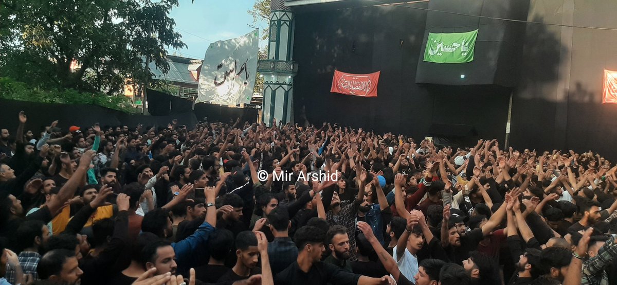 Shia Mourners take out 28th saffar Procession at ichagam Budgam Pic by @MirArshidHussa5