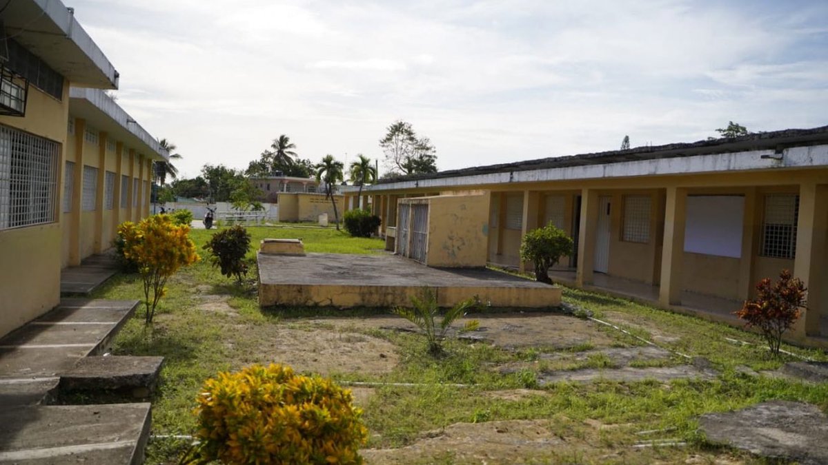 El Ministerio de @EducacionRDo instruye la reparación de 68 centros educativos que fueron afectados por el huracán Fiona, con el fin de que se puedan incorporar a la docencia lo antes posible. 🇩🇴📢