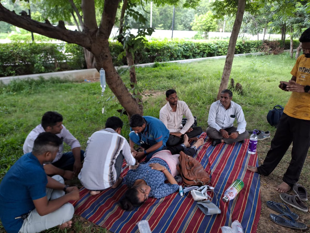 ગુજરાત સરકાર ને નમ્ર વિનંતી કે જૂની પેંશન યોજના લાગુ કરે...9 લાખ કર્મચારીઓ અનશન પર બેઠેલા અનિતાબેન સમર્થન માં છીએ.
#OPSforAnitaben
#WeWantOPS
<a href="/abpasmitatv/">ABP Asmita</a> <a href="/CRPaatil/">C R Paatil</a> <a href="/CMOGuj/">CMO Gujarat</a> <a href="/narendramodi/">Narendra Modi</a>
<a href="/aajtak/">AajTak</a> <a href="/ABPNews/">ABP News</a>
<a href="/Zee24Kalak/">Zee 24 Kalak</a>
<a href="/devanshijoshi71/">Devanshi Joshi</a> <a href="/tv9gujarati/">Tv9 Gujarati</a> 
<a href="/VtvGujarati/">VTV Gujarati News and Beyond</a>