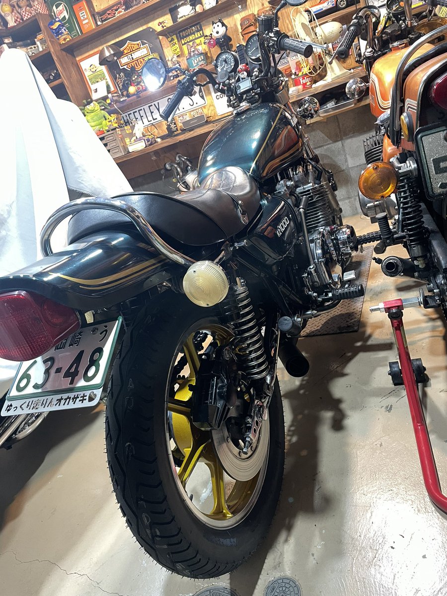 issei217's tweet photo. セカンドバイクkz1000完成！！
1070ccボアアップ
マフラーだけクソだからとりあえずいつか変えたら終わりかな〜
だいたい形にはなった！！

after→beforeー https://t.co/w7toPuiTj6