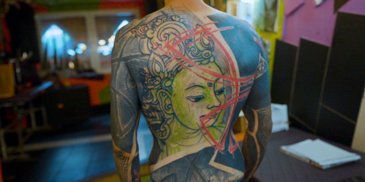lily_lu_filmz's tweet photo. How to make big TATTOO stencils on low budget  -  INK MASTERS BATTLE vlog

▶️ https://t.co/gc5u5TRRqG

THE TATTOO STENCIL COPY MACHINE: https://t.co/it4KJqOWWA

#lilylu #tattoo #vlog #stencilmachine https://t.co/Sm8eX1Yq3H