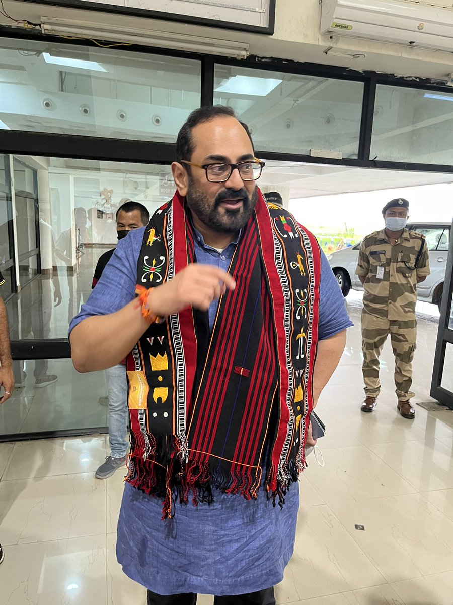 BjpDimapur's tweet photo. BJP Dimapur District received Hon’ble Minister of State in the Ministry of Electronics&amp; Information Technology, Skill Development&amp; Entrepreneurship, GoI Shri. Rajeev Chandrasekhar ji at Dimapur along with @AlongImna @MmhonlumoKikon @Hkhehoviy @KazhetoKinimi &amp; BJP State officials. https://t.co/93eATF9oTP
