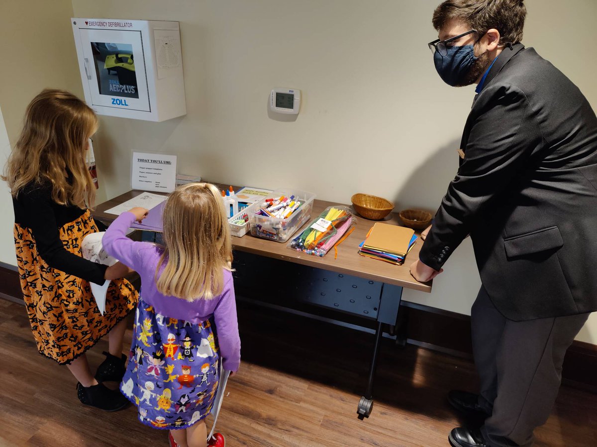 The art happening in the sanctuary is a living part of how we worship! #worshipingbyhand #worshiptogether