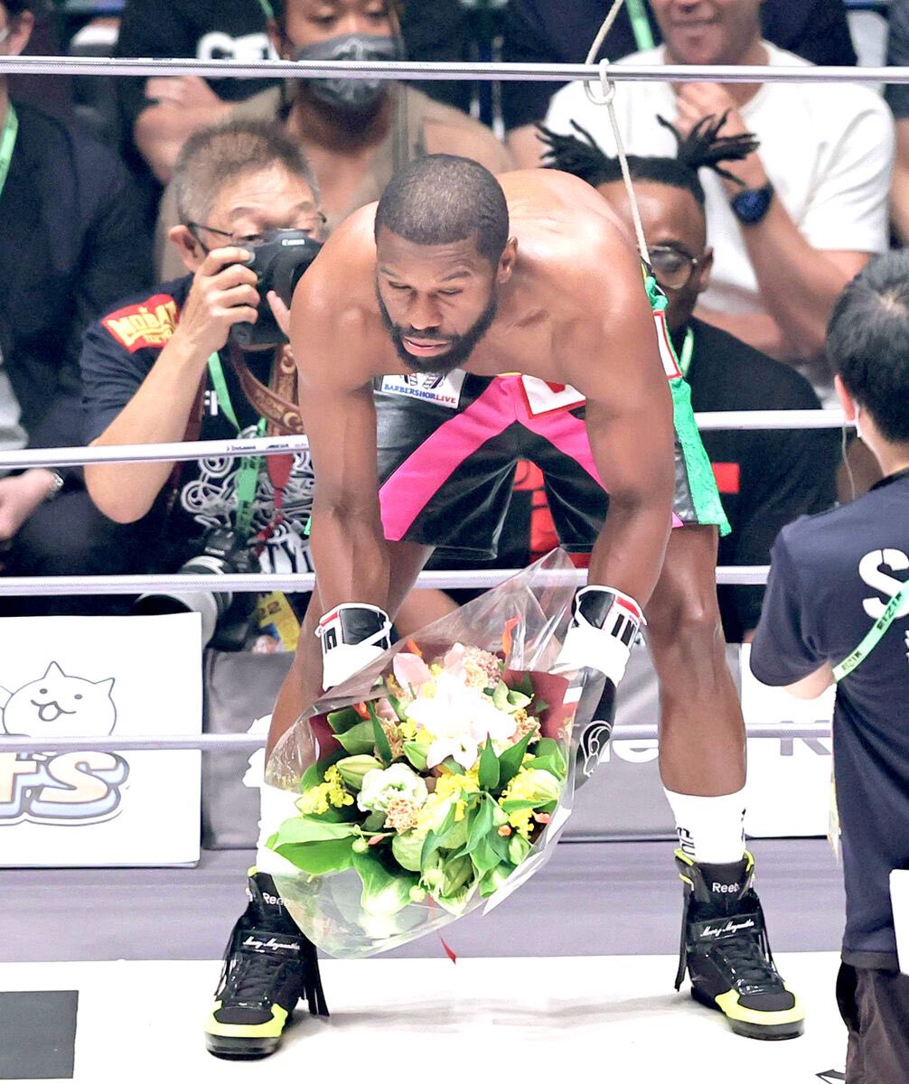 【RIZIN花束贈呈問題】

奥野さんのYouTube、コラボYouTubeはほとんど観てました

しかし
格闘技ファンとしては

『政治的な思想を格闘技に持ち込むのはどうかと、、』

次は『札束』をちゃんと贈呈して下さい

#RIZIN
#花束贈呈
#メイウェザー
#紳士な対応