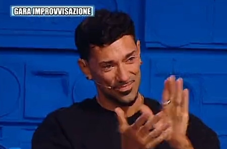 dancer_Cc's tweet photo. Emanuel lo papà fiero e ci credo #Amici22 https://t.co/vlaY7E3QGB