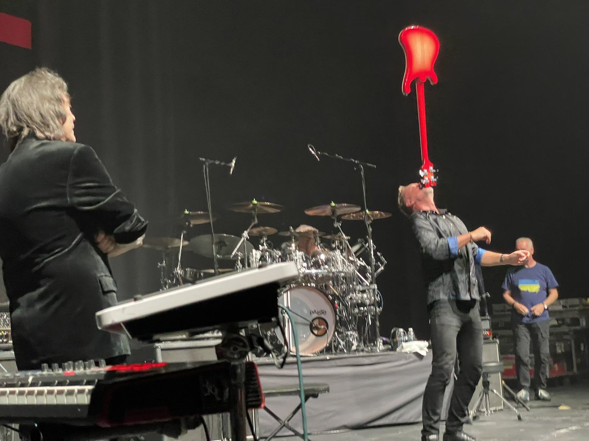 AndrewDaniel2's tweet photo. Steve Hackett and his magnificent band at York Barbican. @HackettOfficial https://t.co/w174skukm5