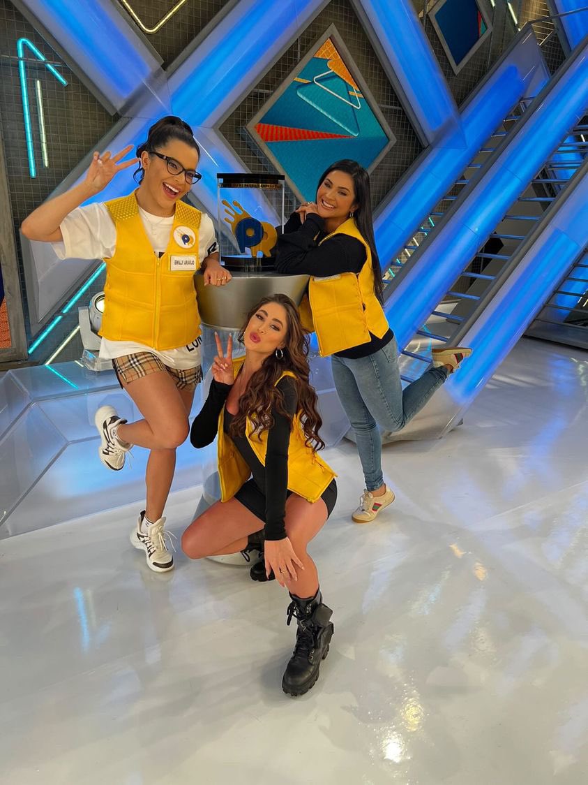 Será que vamos levar esse troféu? #TimeAmarelo 🏆💛

MILEIDE NO DOMINGO LEGAL