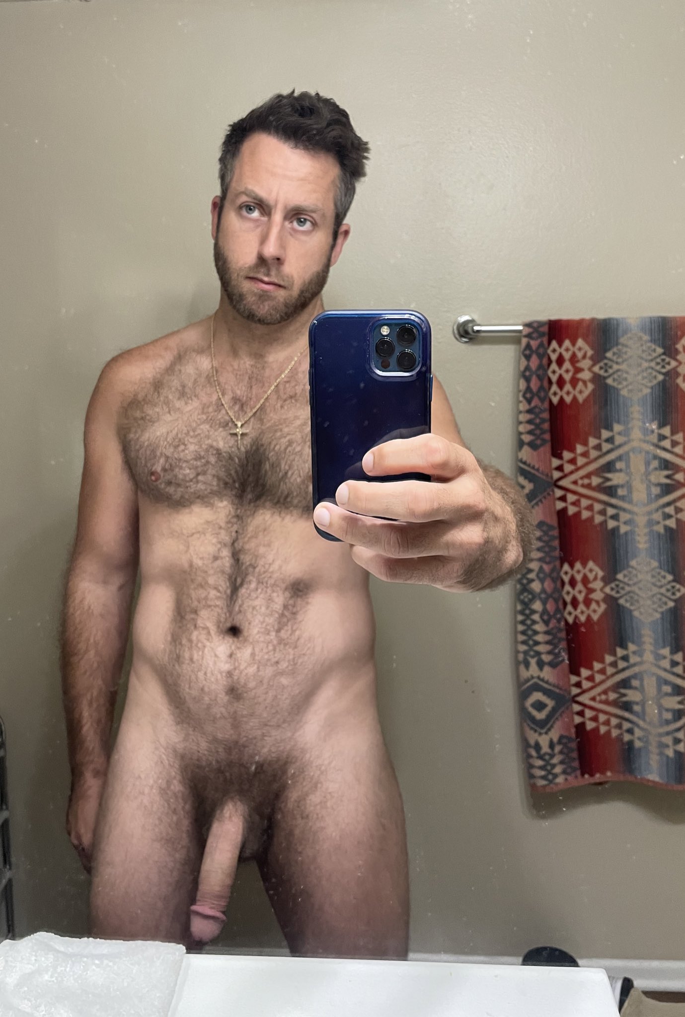 4.4K. t.coN5Q1yO2fKU t.codHJTES6sRj. 