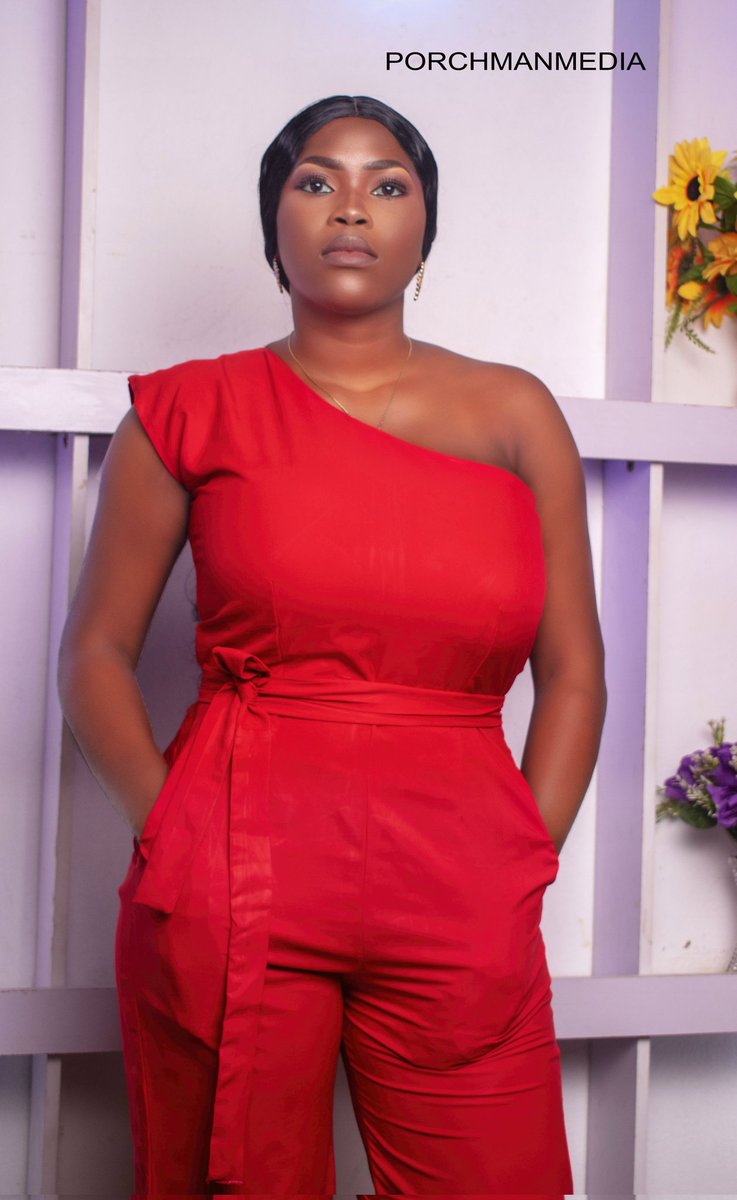 BrieJose's tweet photo. ❣️for the love of red❣️ https://t.co/Ey9PoI5LOO