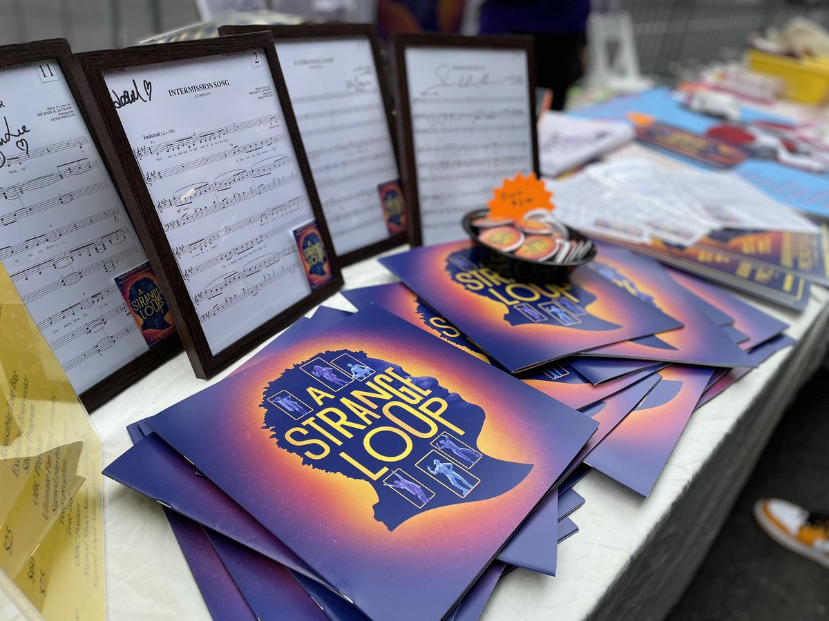 BCEFA's tweet image. #BroadwayFlea has begun! We're all set up and ready for the bustle of Broadway fans to fill the streets. Meet us at New York City's Theater District today until 7 pm: broadwaycares.org/flea
