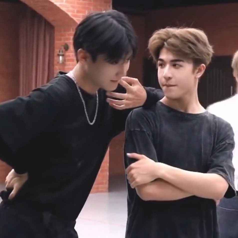 พี่จีฟ ทำอะไย ..