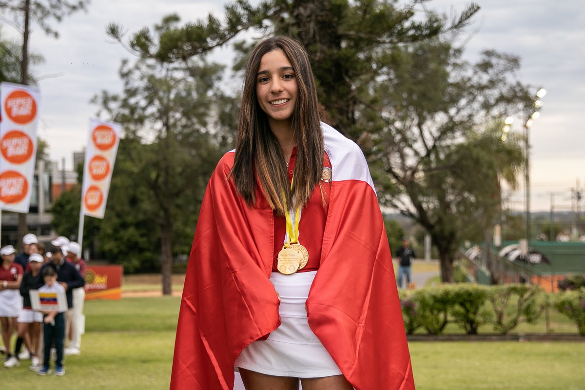 gmmgmedia's tweet photo. 🏆 Caballeros: Paraguay fue el ganador en equipos e individual. 🇵🇾🏌️🏌️‍♀️

🏆 Damas: Perú se quedó con el certamen en equipos e individual. 🇵🇪🏌️‍♀️🏌️ https://t.co/aS8UH4HDT0
