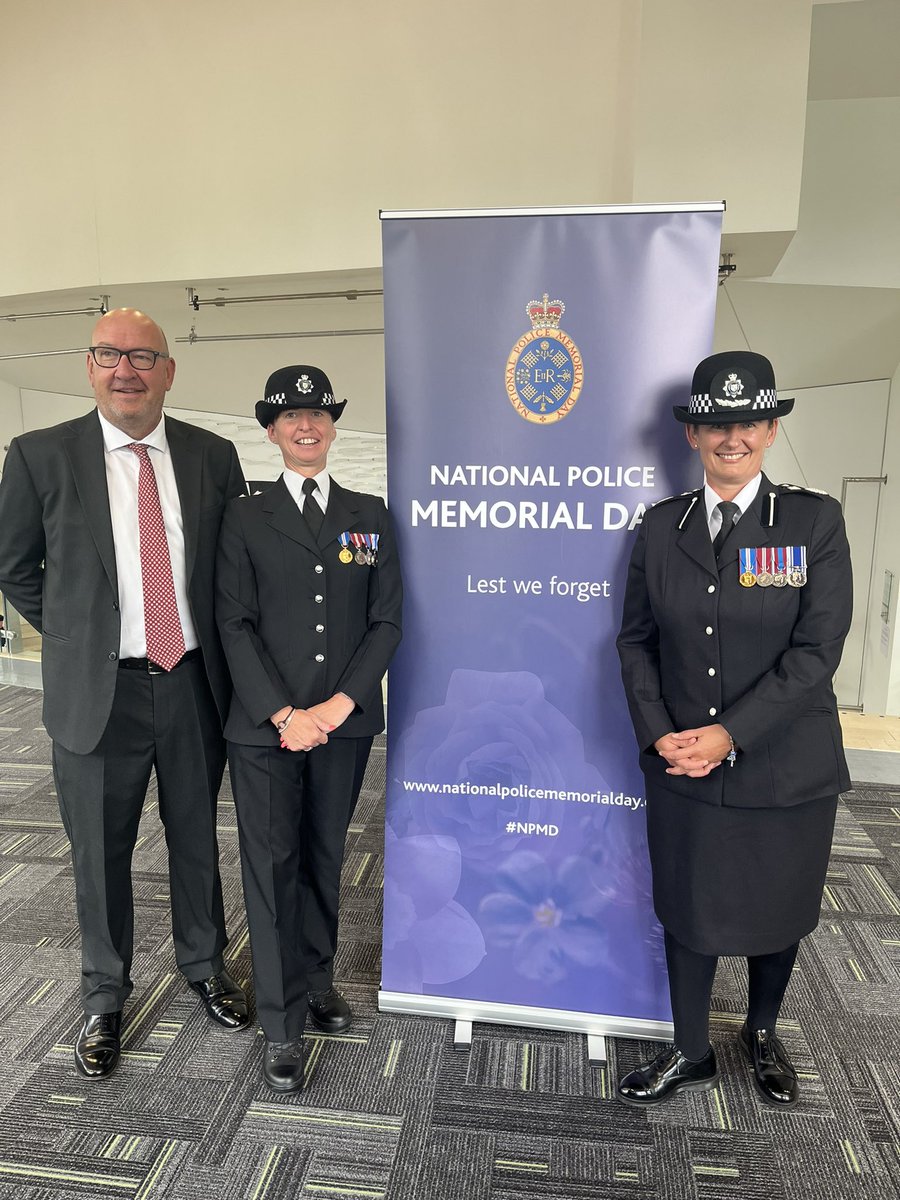 DCCLincsPolice's tweet photo. Very proud to be representing Lincolnshire police in Belfast at the National Police Memorial. Our colleagues will not be forgotten. Wishing our flag bearer PS Crisp good luck  @fed_lincs_chair @OPCCLincs. https://t.co/R3OQOpt8Sb