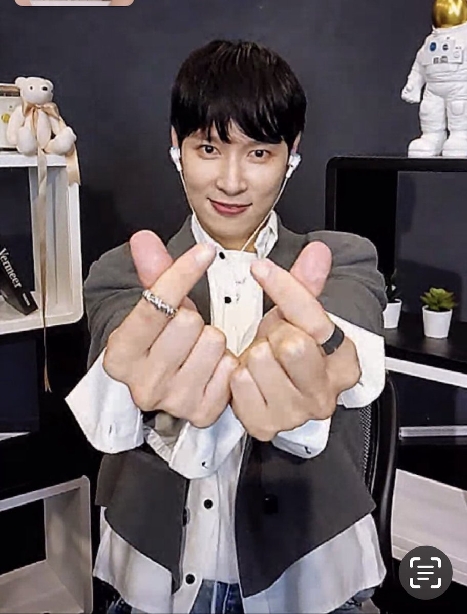 2080731's tweet photo. COIBLENさん 
今日も 楽しい時間 
ありがとうございました。😊🍋
おつかれさまでした。

 #SEYOUNG 
 #COIBLEN https://t.co/LUWMPJUvyG